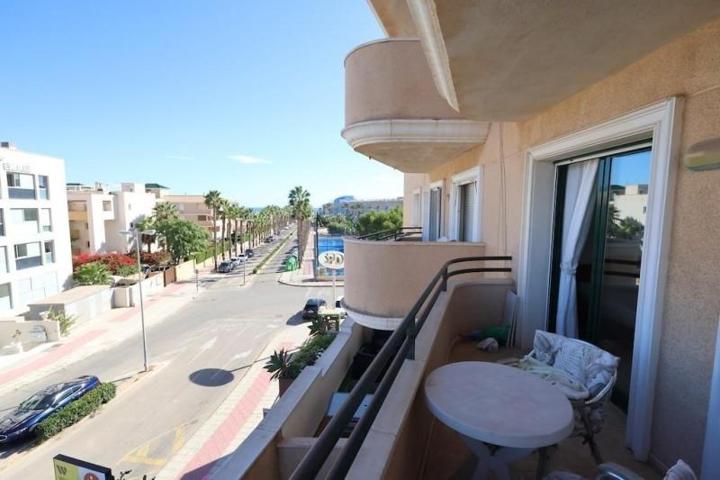 Apartamento en venta en Orihuela Costa, Cabo Roig photo 0