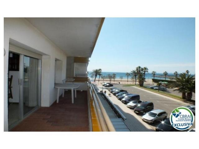 Piso en venta en Roses photo 0