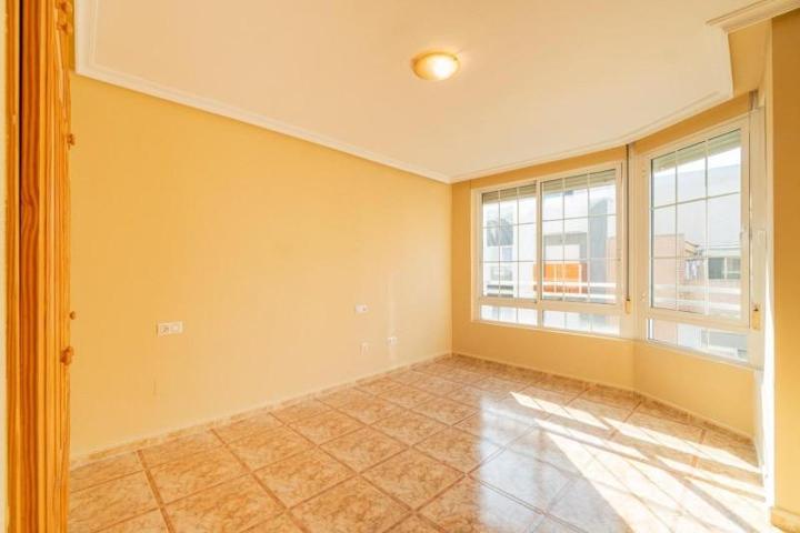 Apartamento en venta en Torrevieja, Centro photo 0