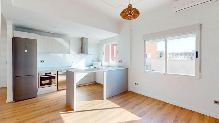 Piso en venta en Valencia, Fonteta de Sant Lluìs photo 0