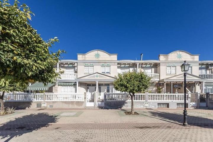 Casa en venta en Cúllar Vega, Cullar Vega photo 0