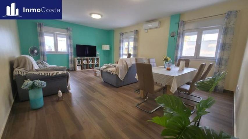 Piso en venta en La Línea de la Concepción, Centro photo 0