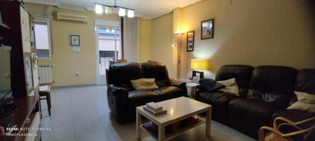 Chalet en venta en Plasencia, Las morenas, 10600 photo 0