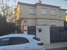 Adosada en venta en Petrer, Petrer photo 0