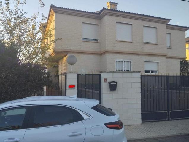 Adosada en venta en Petrer, Petrer photo 0