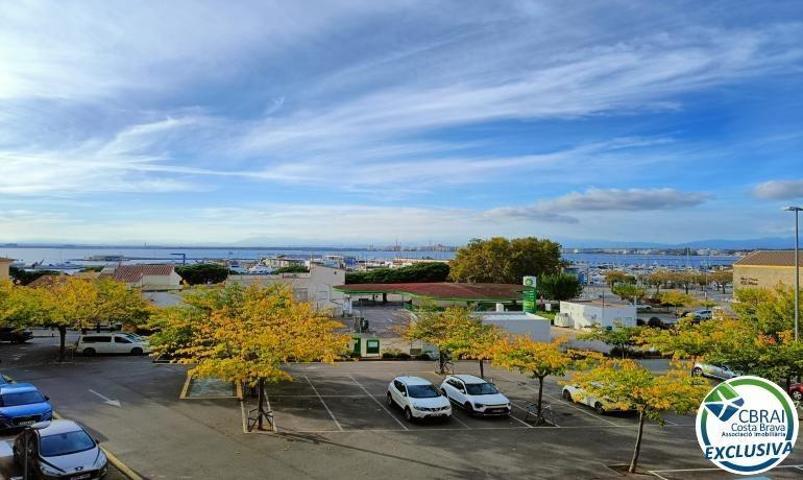 Apartamento en venta en Roses, Puig Rom photo 0