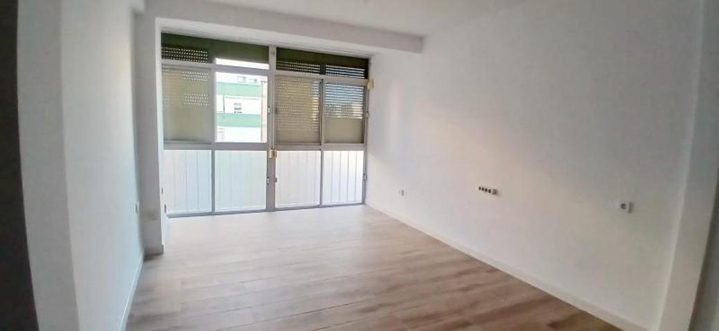 Piso en venta en Cádiz, Barriada - Corte Inglés photo 0