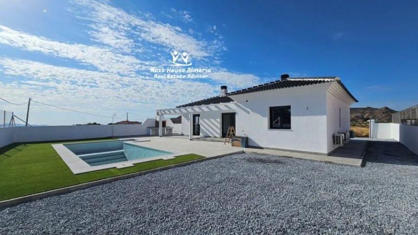 Chalet en venta en Arboleas, Los Higuerales photo 0