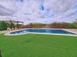 Chalet en venta en La Carlota, Carlota (La) photo 0