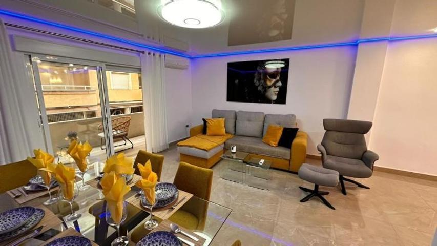 Apartamento en venta en Torrevieja, Habaneras photo 0