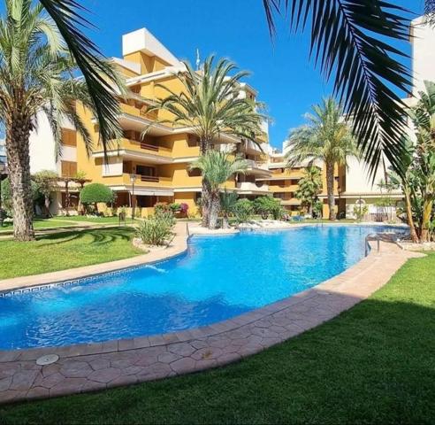Apartamento en venta en Torrevieja, Punta Prima photo 0