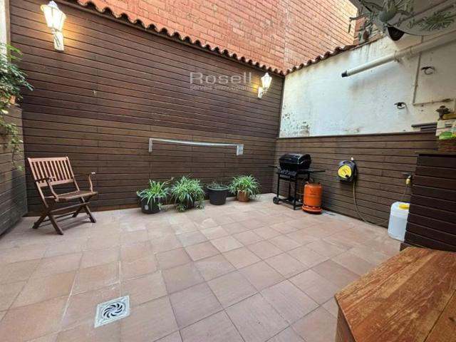 Planta baja en venta en Terrassa, POBLE NOU. ZONA ESPORTIVA photo 0