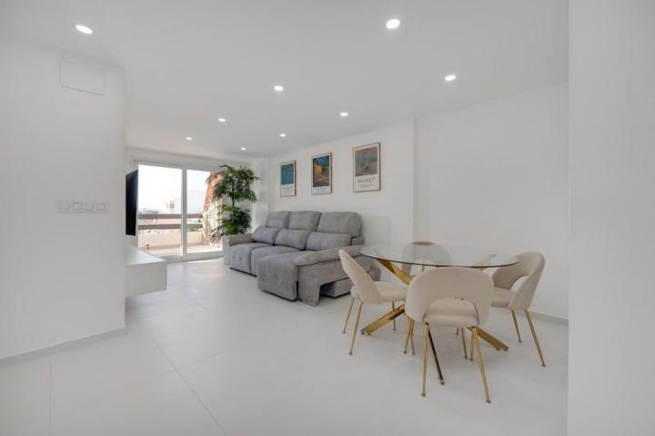 Apartamento en venta en Torrevieja, Playa de los Naufragos photo 0