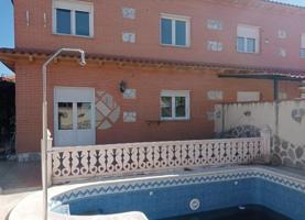 Adosada en venta en Ugena, Ugena photo 0