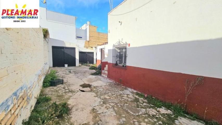 Casa en venta en Chipiona, Centro photo 0