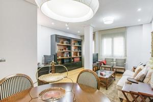 Piso en venta en Oviedo, Oviedo photo 0