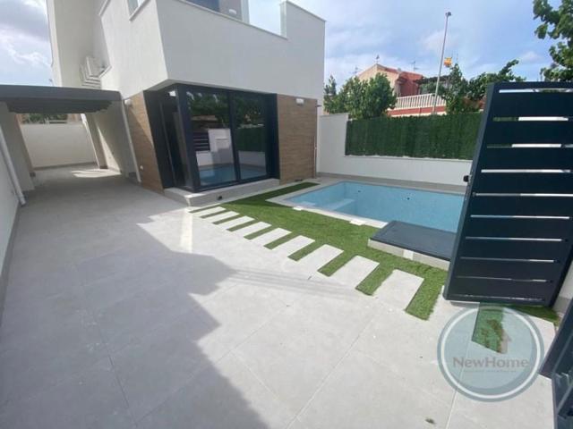 Chalet en venta en Los Alcázares photo 0