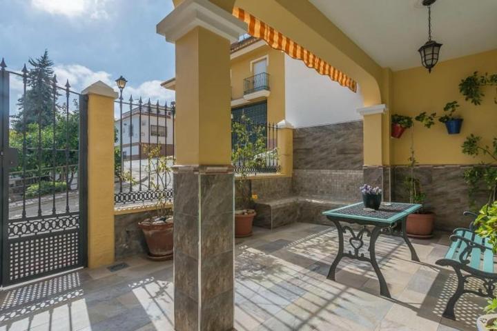 Adosada en venta en Alora, Alora photo 0