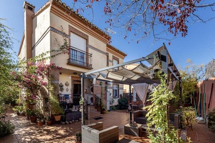 Casa en venta en Huétor Vega, Huétor Vega photo 0