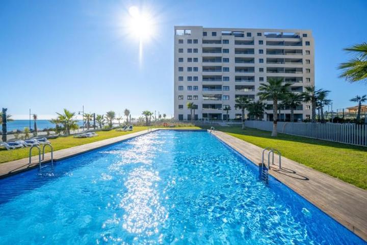 Apartamento en venta en Torrevieja, Punta Prima photo 0
