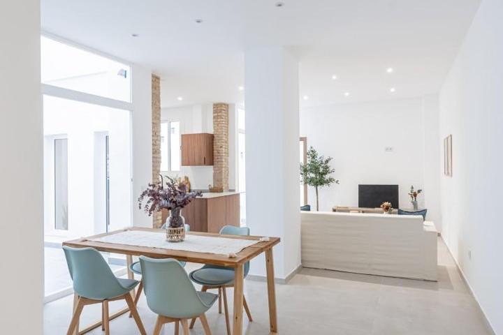 Apartamento en venta en Valencia, El Cabanyal - El Canyamelar photo 0