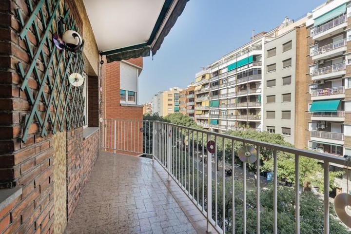 Piso en venta en Barcelona, Les Corts photo 0