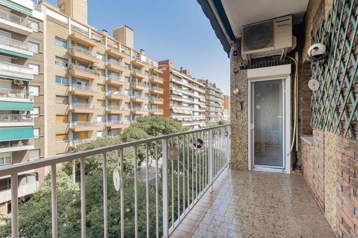 Piso en venta en Barcelona, Les Corts photo 0