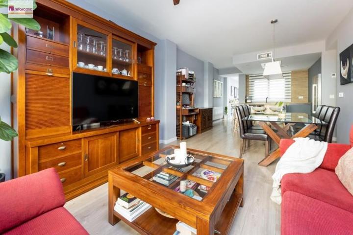 Piso en venta en Granada, Gran capitan photo 0