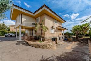 Chalet en venta en Manises, L'Horta Sud photo 0