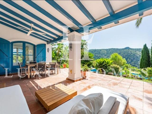Chalet en venta en Benahavís photo 0