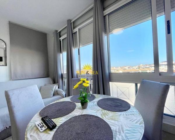 Apartamento en alquiler en Torrevieja, La Mata photo 0