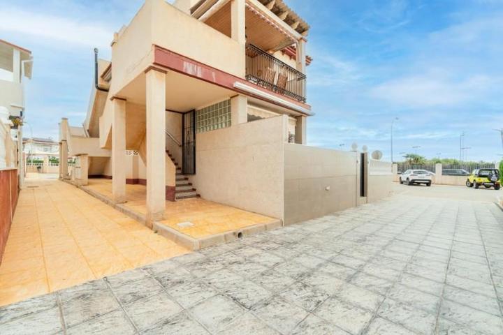 Apartamento en alquiler en Orihuela Costa, Playa Flamenca photo 0