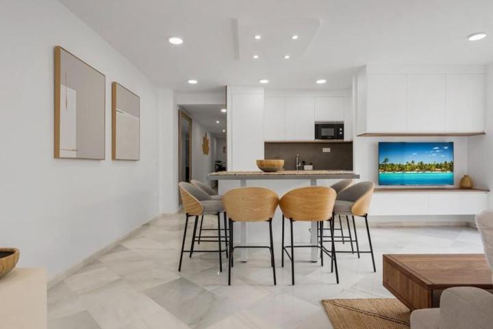 Piso en alquiler en Estepona, Estepona photo 0