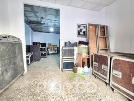 Local comercial en venta en Vélez-Málaga, Los olivos photo 0