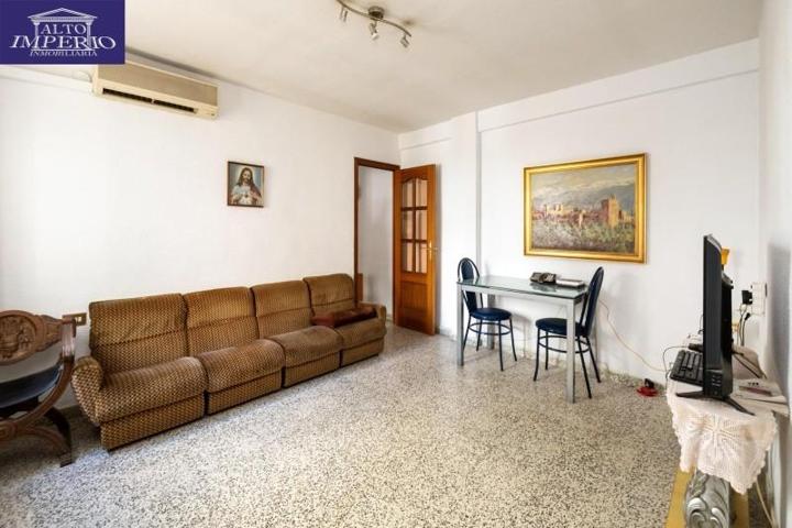 Piso en venta en Granada, Zaidín photo 0