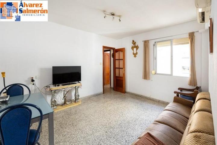 Piso en venta en Granada, Zaidín photo 0