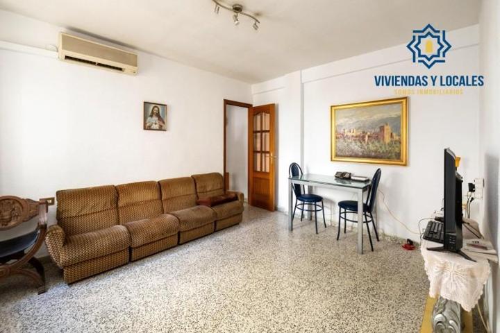 Piso en venta en Granada, Zaidín photo 0