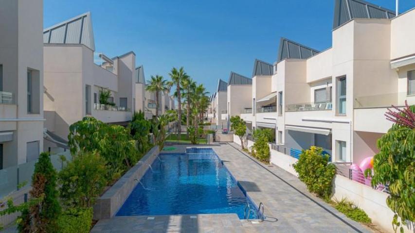 Apartamento en venta en Torrevieja, El Acequión - Los Náufragos photo 0