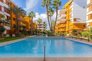 Apartamento en venta en Torrevieja, Punta Prima photo 0