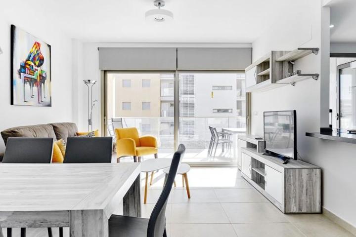 Apartamento en venta en Orihuela Costa, Los Dolses photo 0