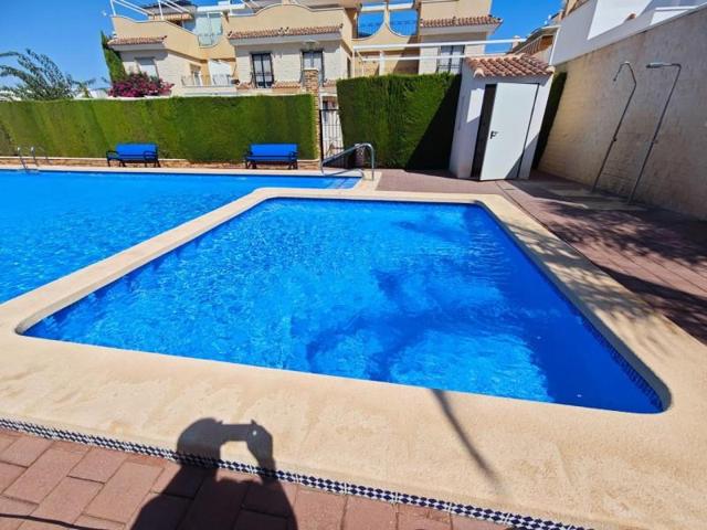 Adosada en venta en Pilar de la Horadada, Las Higuericas photo 0