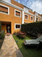 Adosada en venta en Chiva, Urb. El Bosque photo 0