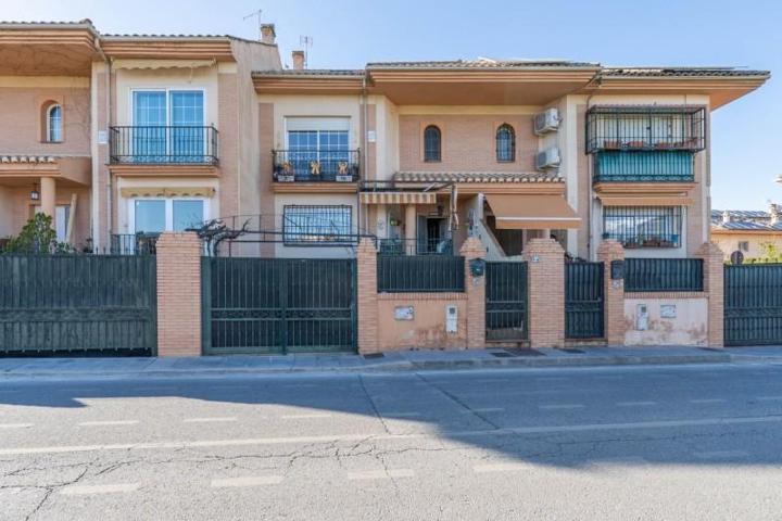 Adosada en venta en Ogíjares, Zona metropolitana photo 0