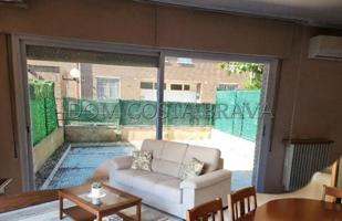 Casa en venta en Olot, La Garrotxa photo 0