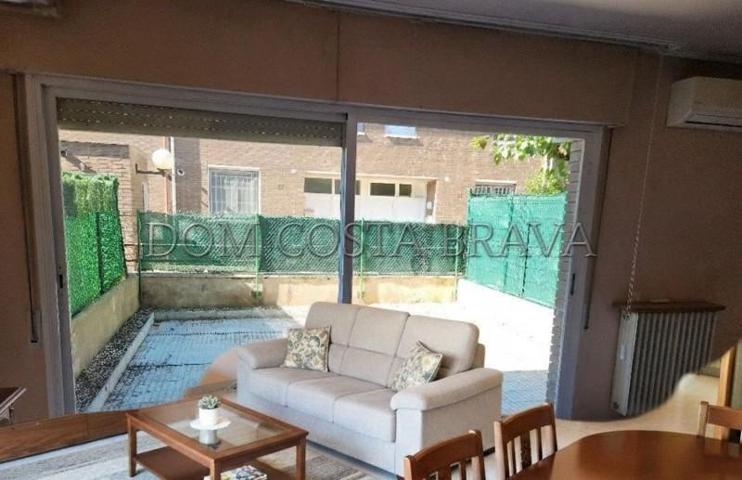 Casa en venta en Olot, La Garrotxa photo 0