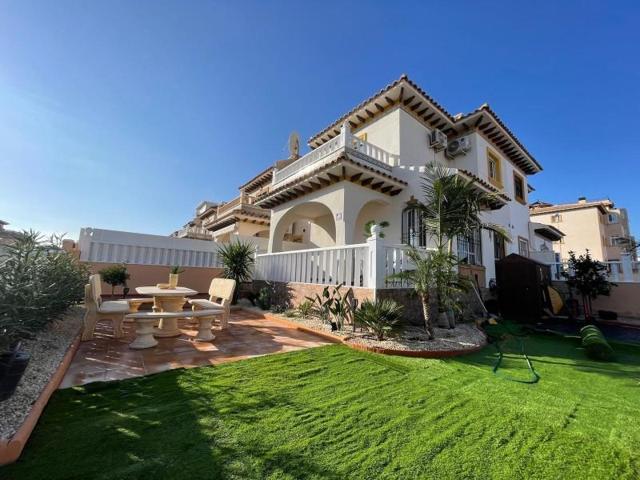 Chalet en venta en Orihuela Costa, Lomas de Cabo Roig photo 0