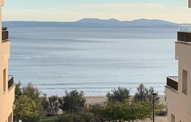 Apartamento en venta en Roses photo 0