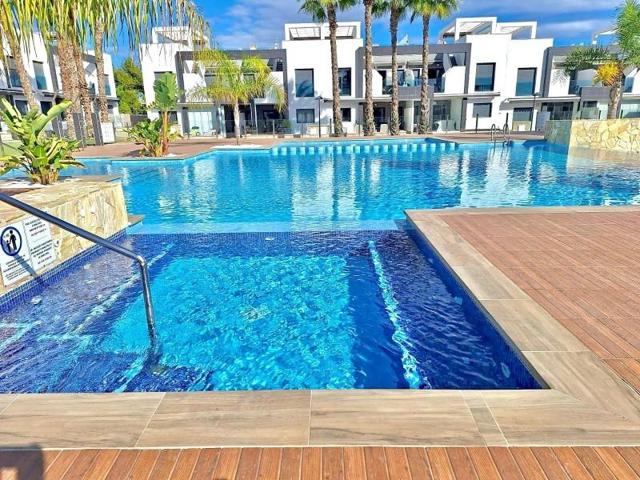 Bungalow en venta en Orihuela Costa photo 0