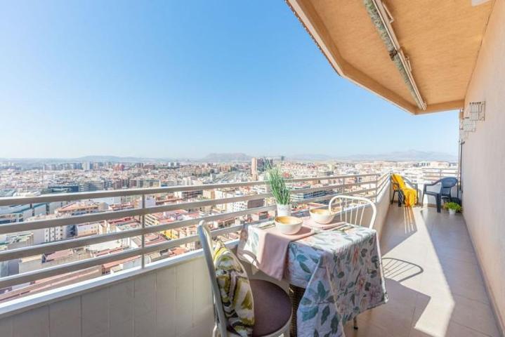 Apartamento en venta en Alicante photo 0