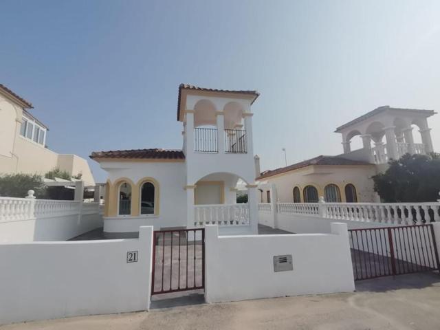 Chalet en venta en Orihuela, Zona Centro photo 0